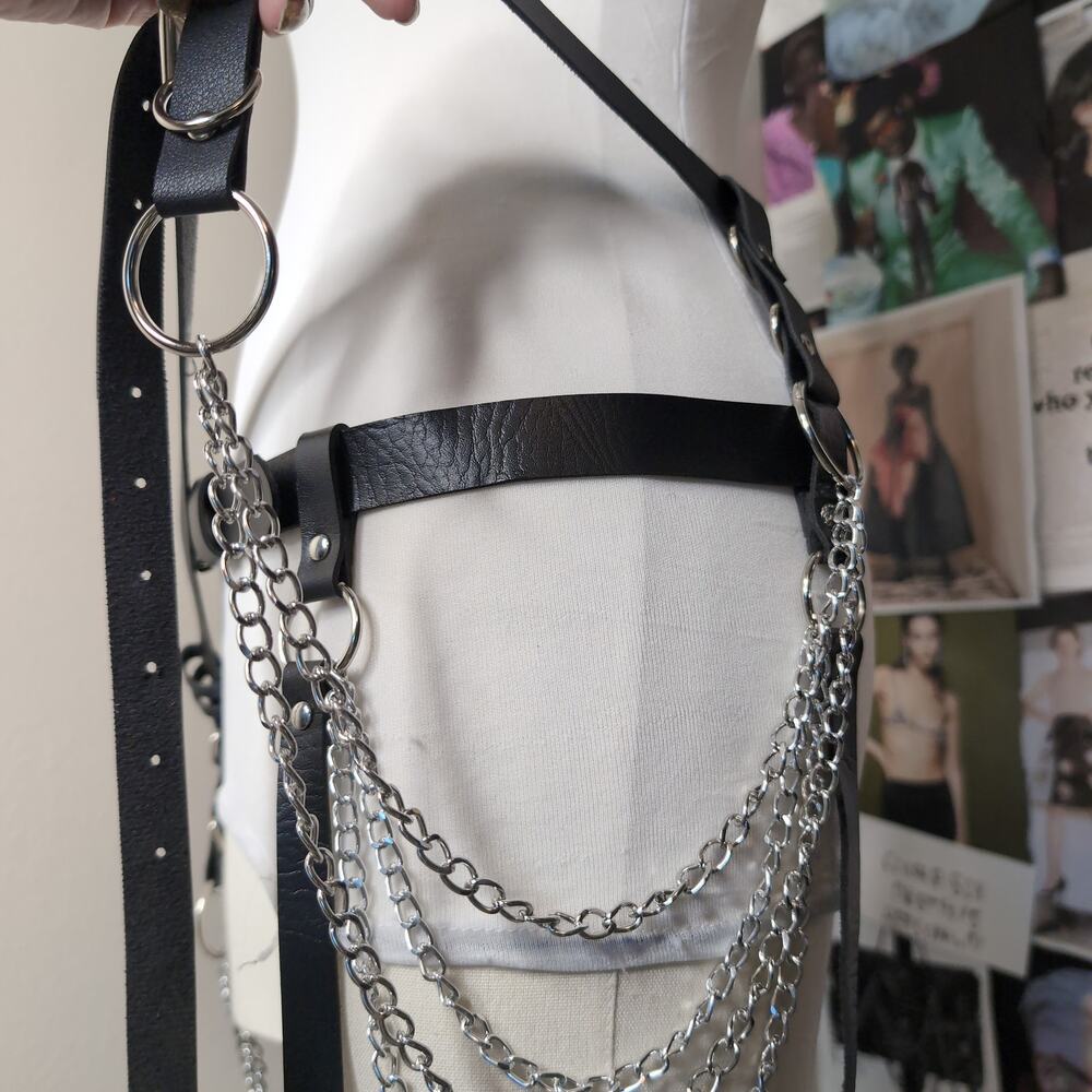 Gothic Black Faux Leather Chain Garter Belt Set - Picture 3 of 7